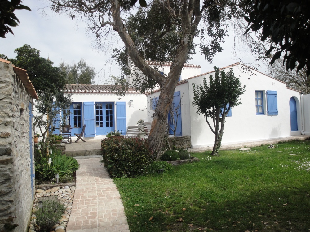 Le Buzet Bleu — 2